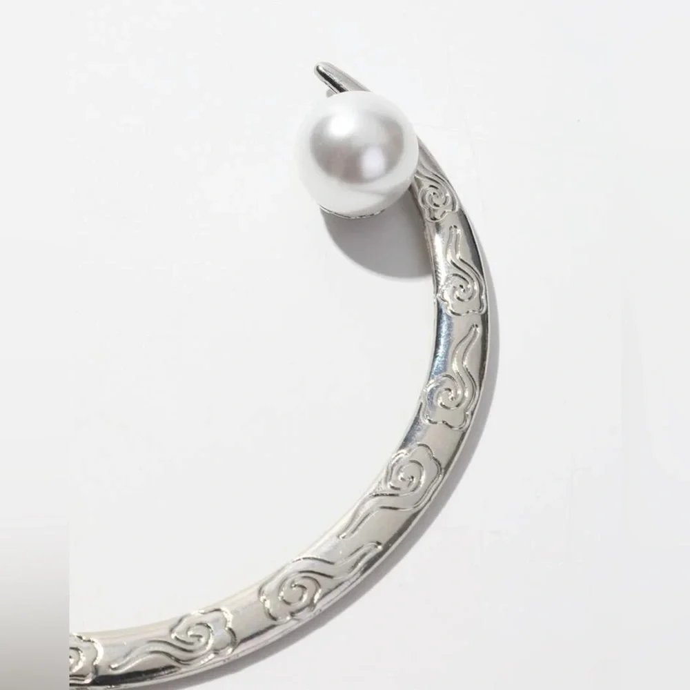 ❀ Elegant Half Moon Faux Pearl Hair Pin Jewelry - Picture 3 of 6